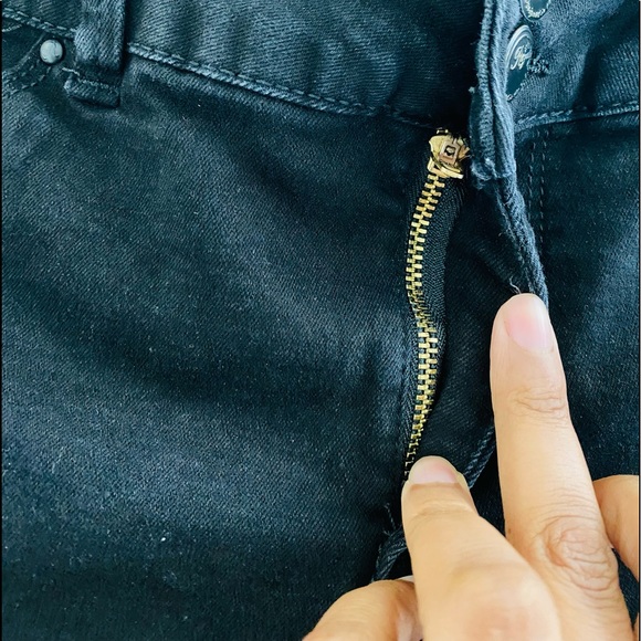 Short. - Picture 2 of 8